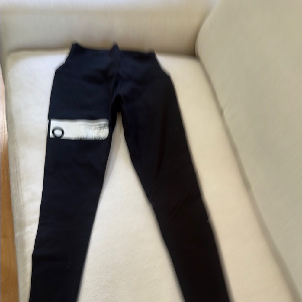 Alo  Black Leggings with Comfortable Fit